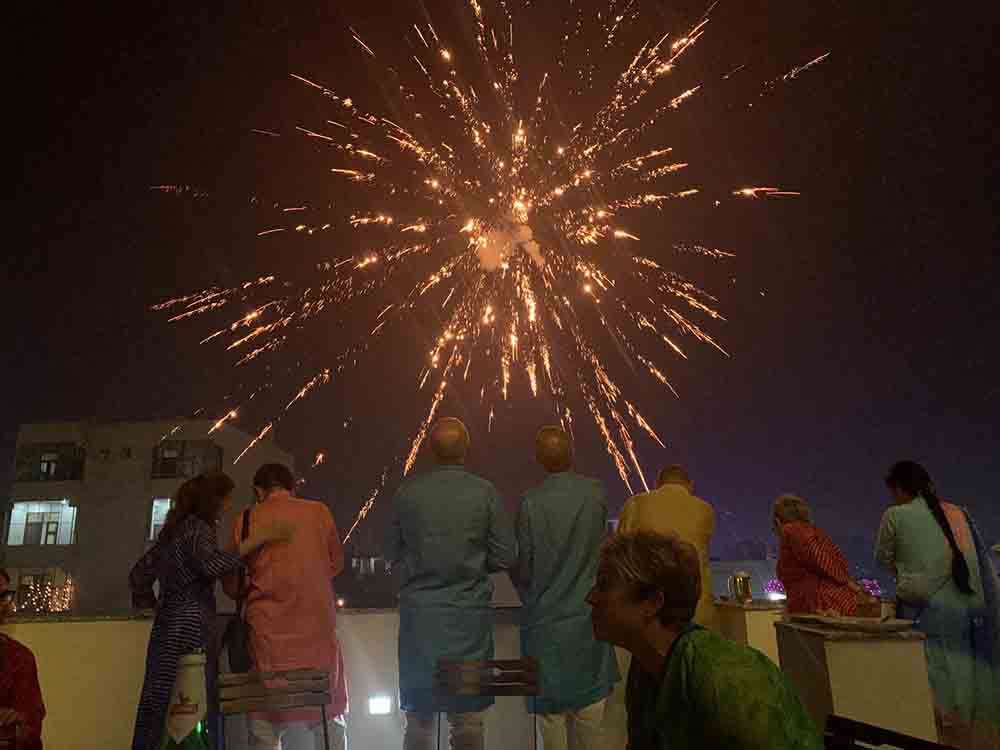 Diwali fireworks in the sky of Jaipur, Rajasthan I Tourists enjoying the bursting of crackers on Diwali in India